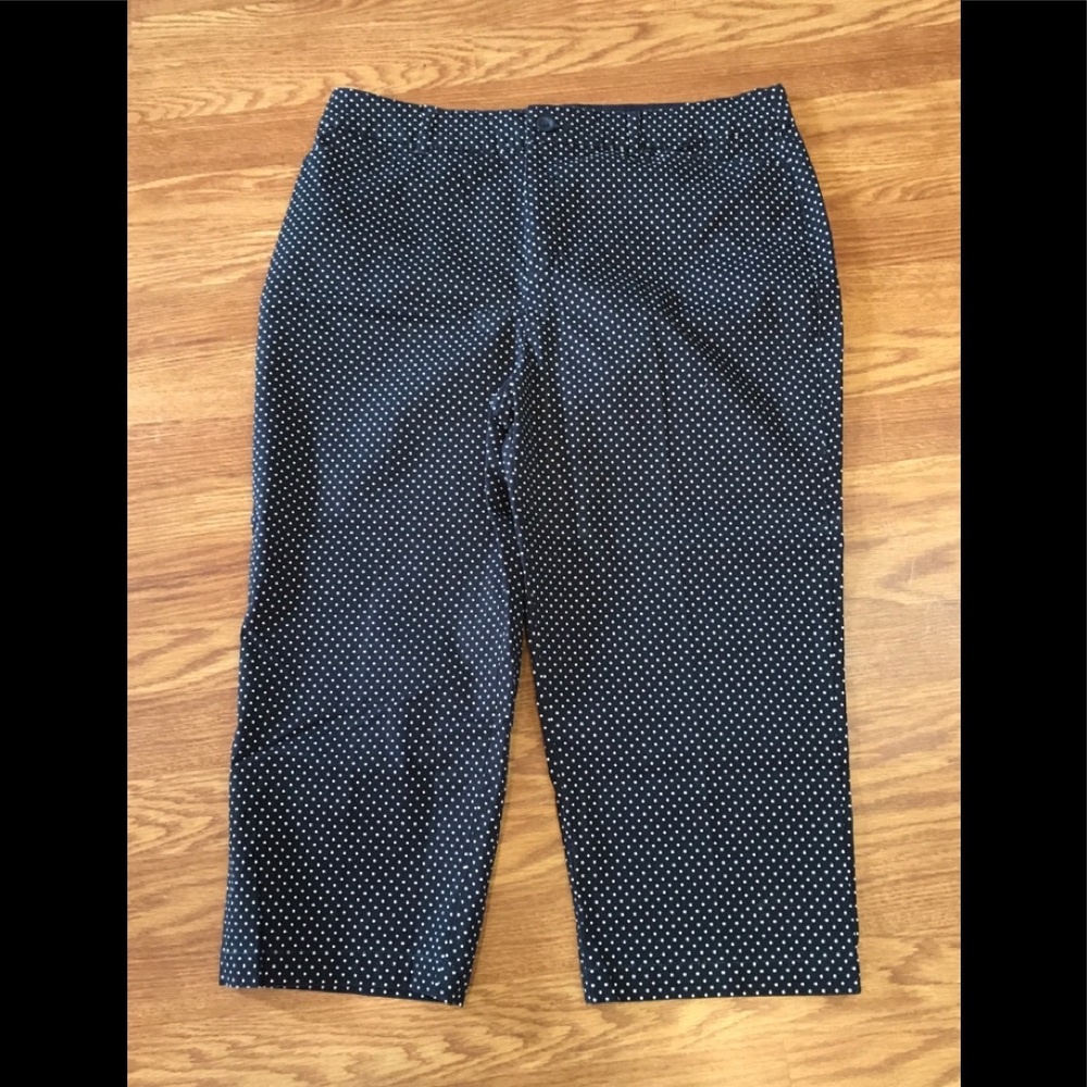 Croft & Barrow khaki classic fit stretch size 16